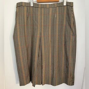 Elegant Checkered Pencil Skirt with Front Pleat. Waist 36”